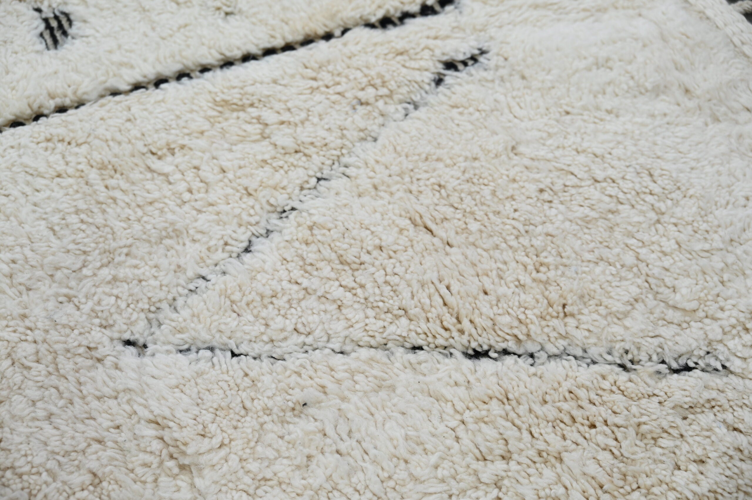 DecorBites™ Moroccan Handmade Traditional Beni Ouarain Rug 300 X 200 Cm