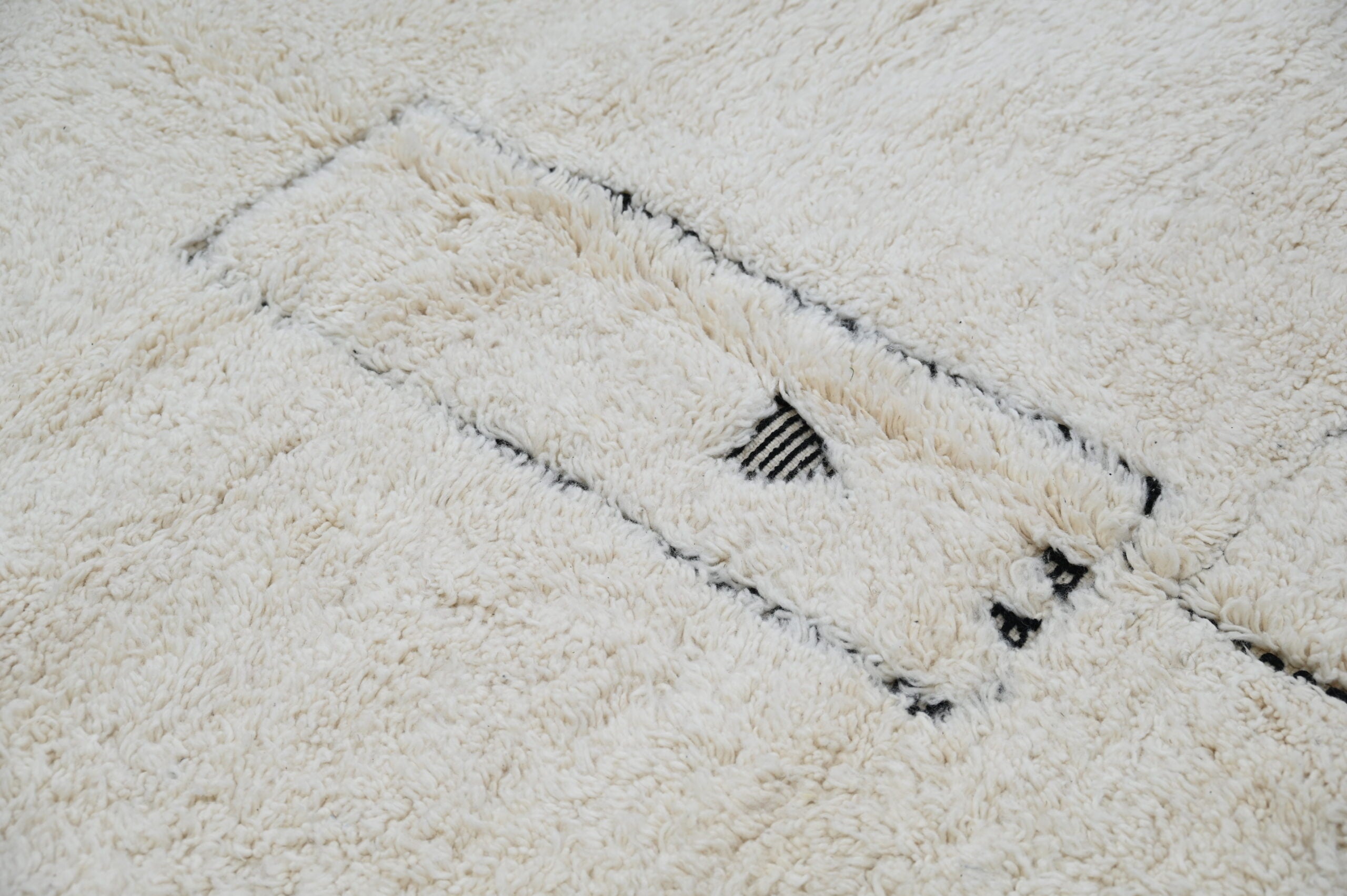 DecorBites™ Moroccan Handmade Traditional Beni Ouarain Rug 300 X 200 Cm