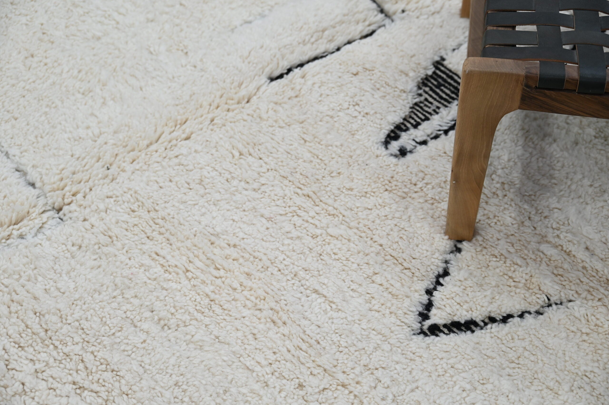 DecorBites™ Moroccan Handmade Traditional Beni Ouarain Rug 300 X 200 Cm