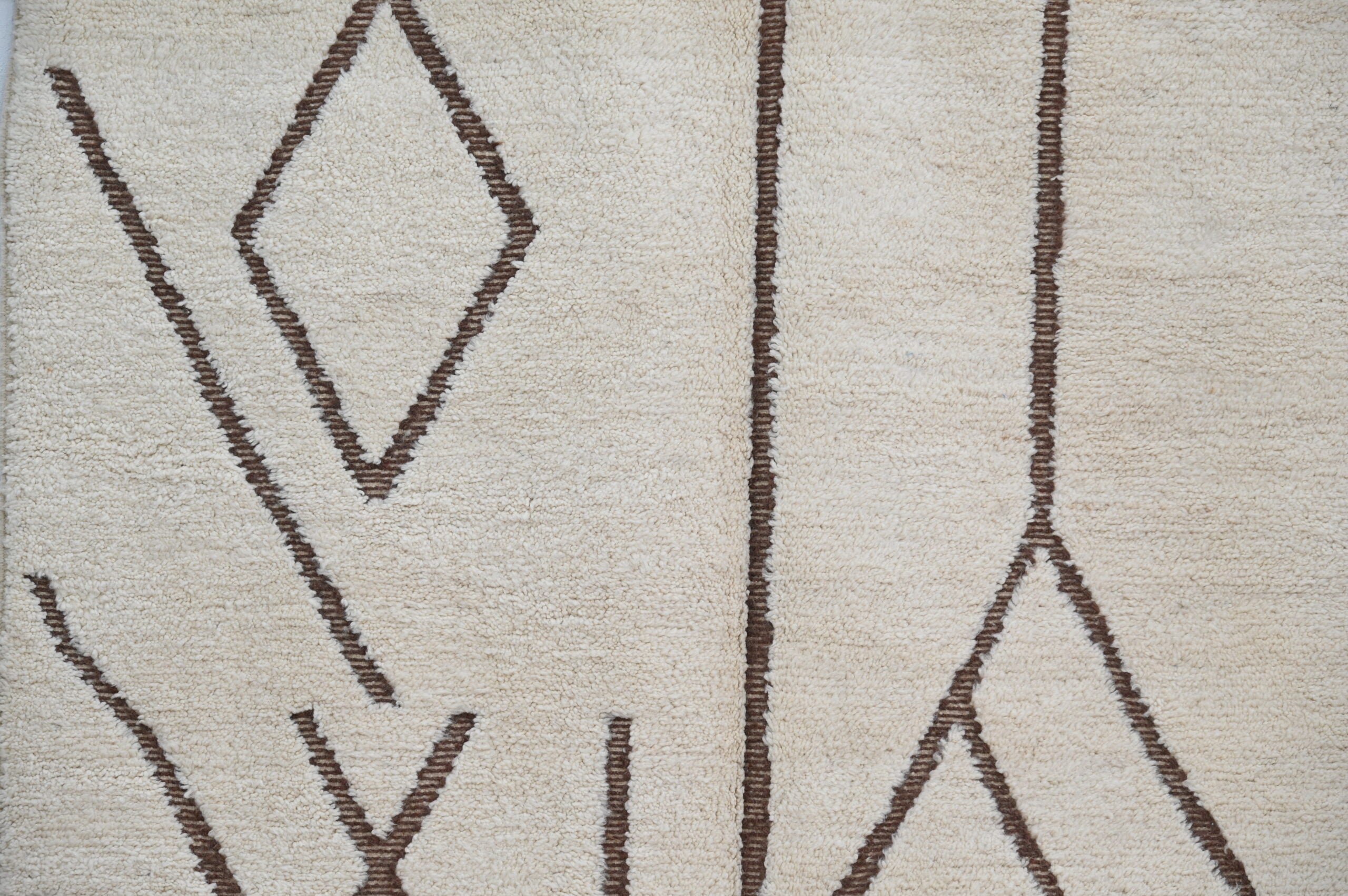 DecorBites™ Moroccan Handmade Traditional Beni Ouarain Rug 300 X 210 Cm