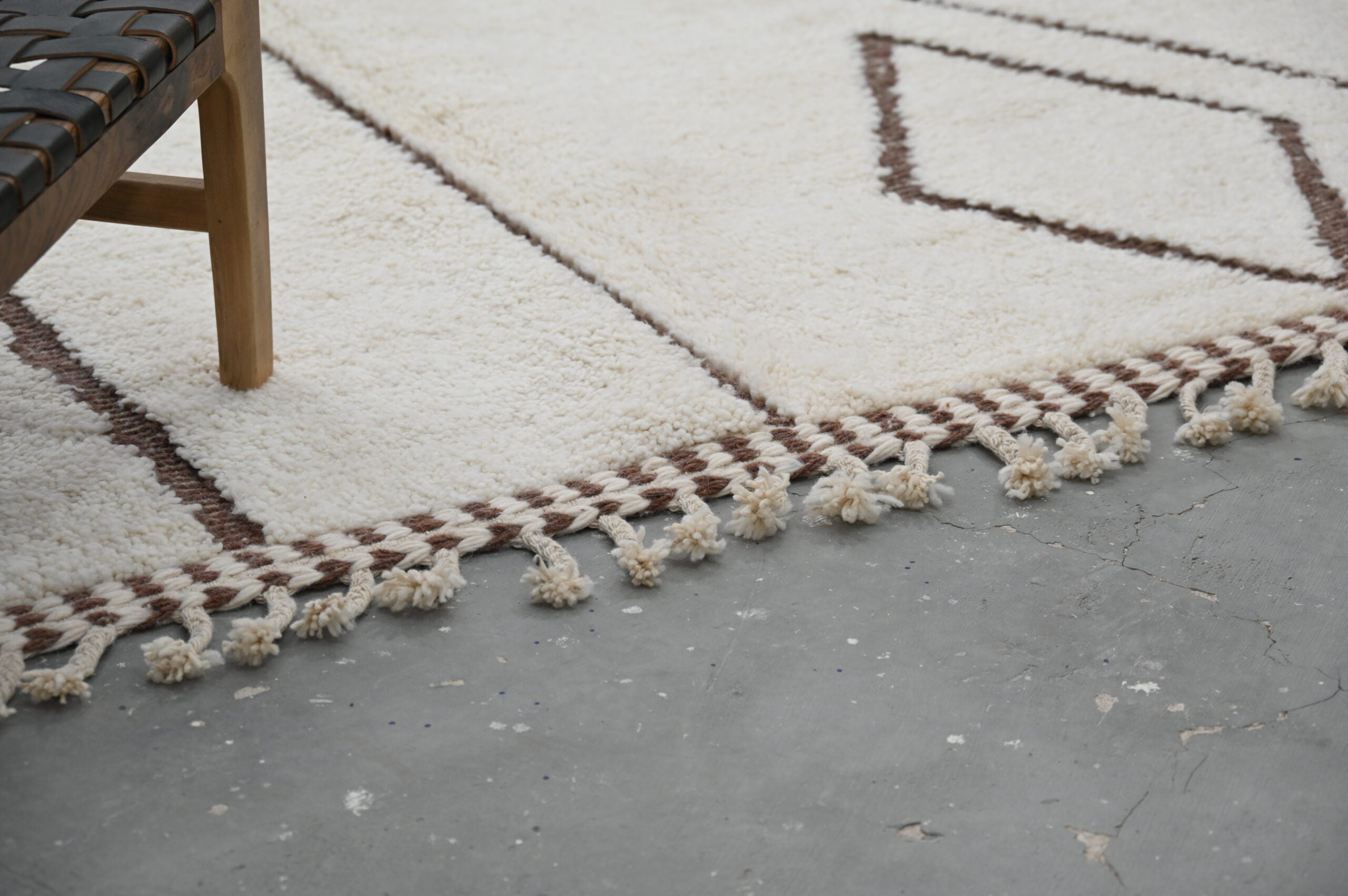 DecorBites™ Moroccan Handmade Traditional Beni Ouarain Rug 300 X 210 Cm