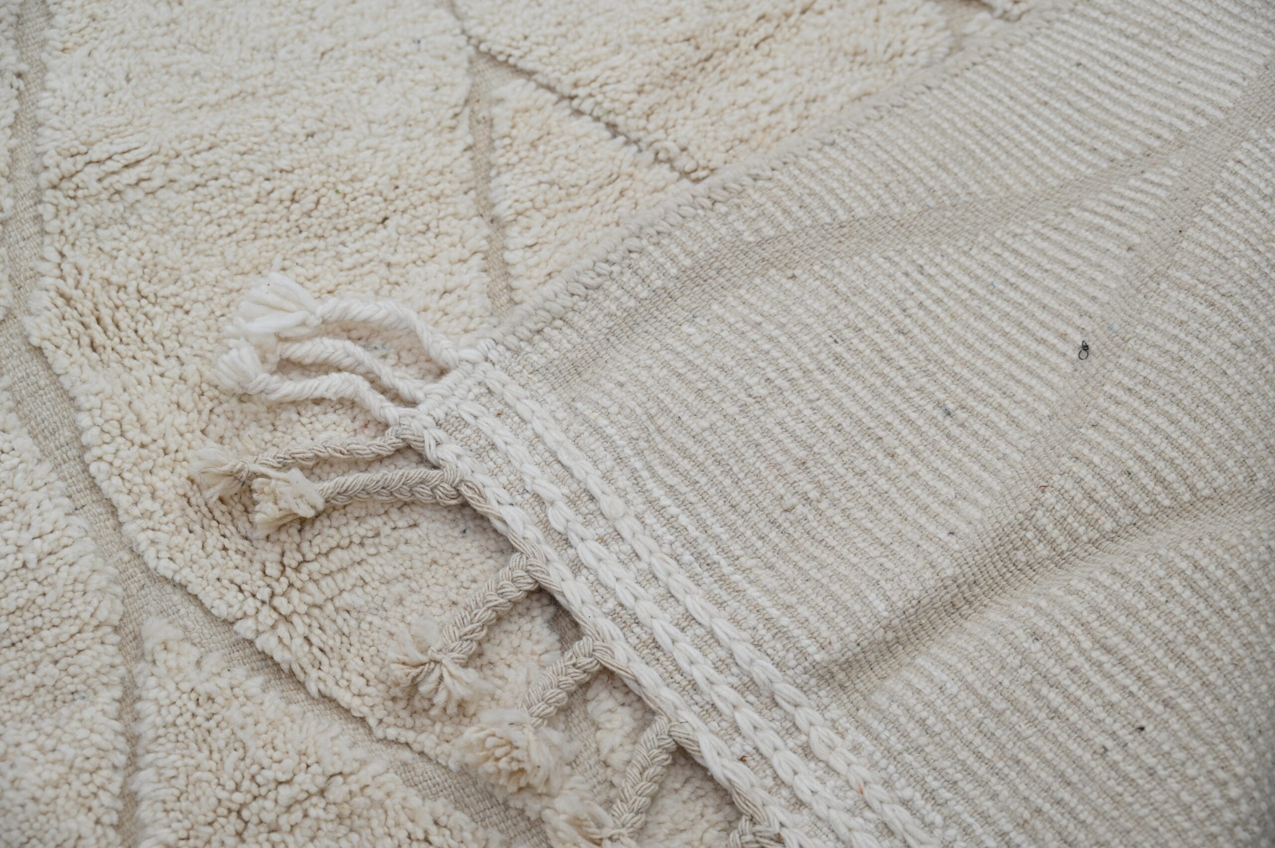 DecorBites™ Moroccan Handmade Traditional Beni Ouarain Rug 300 X 211 Cm