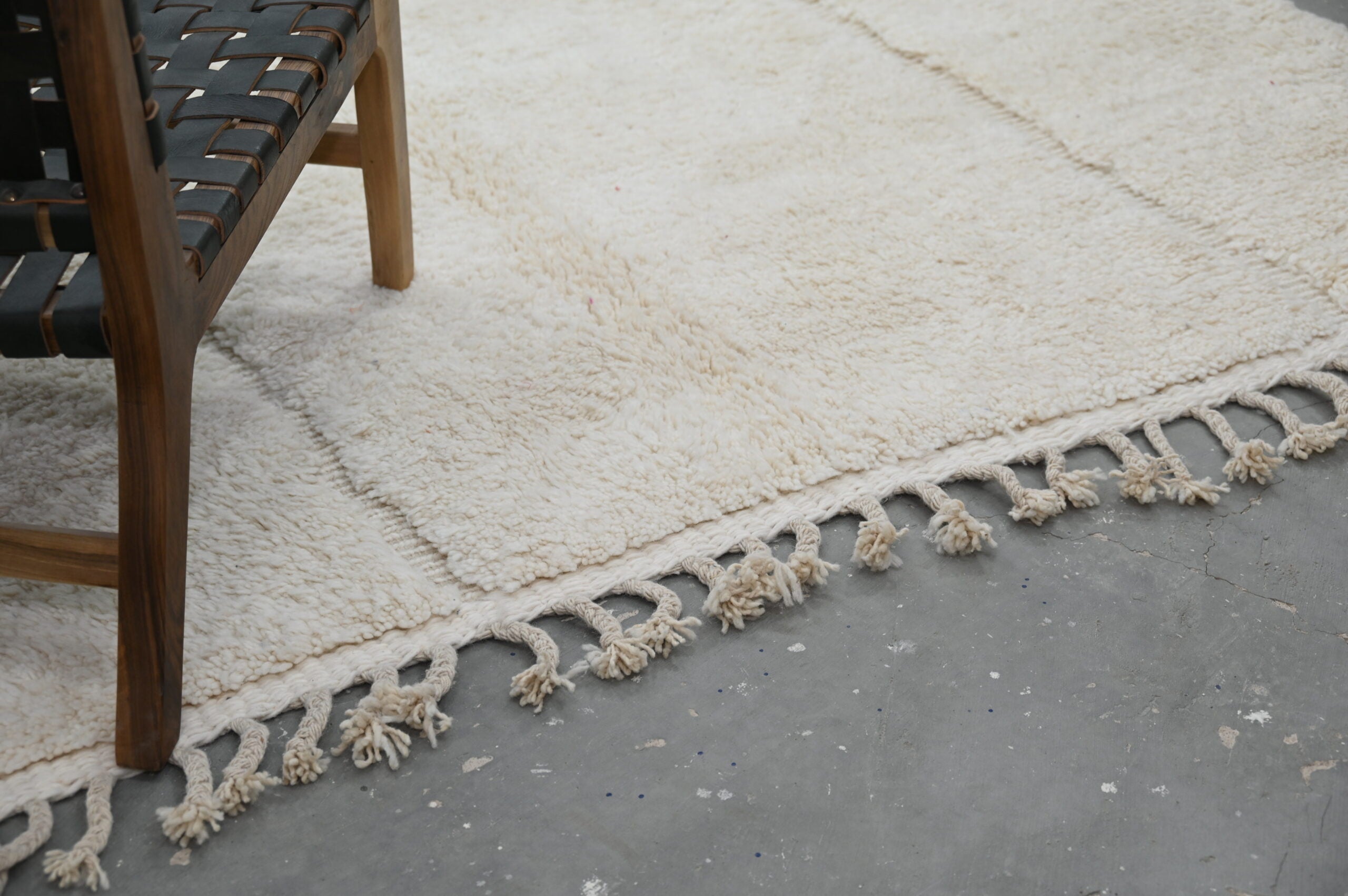 DecorBites™ Moroccan Handmade Traditional Beni Ouarain Rug 307 X 205 Cm