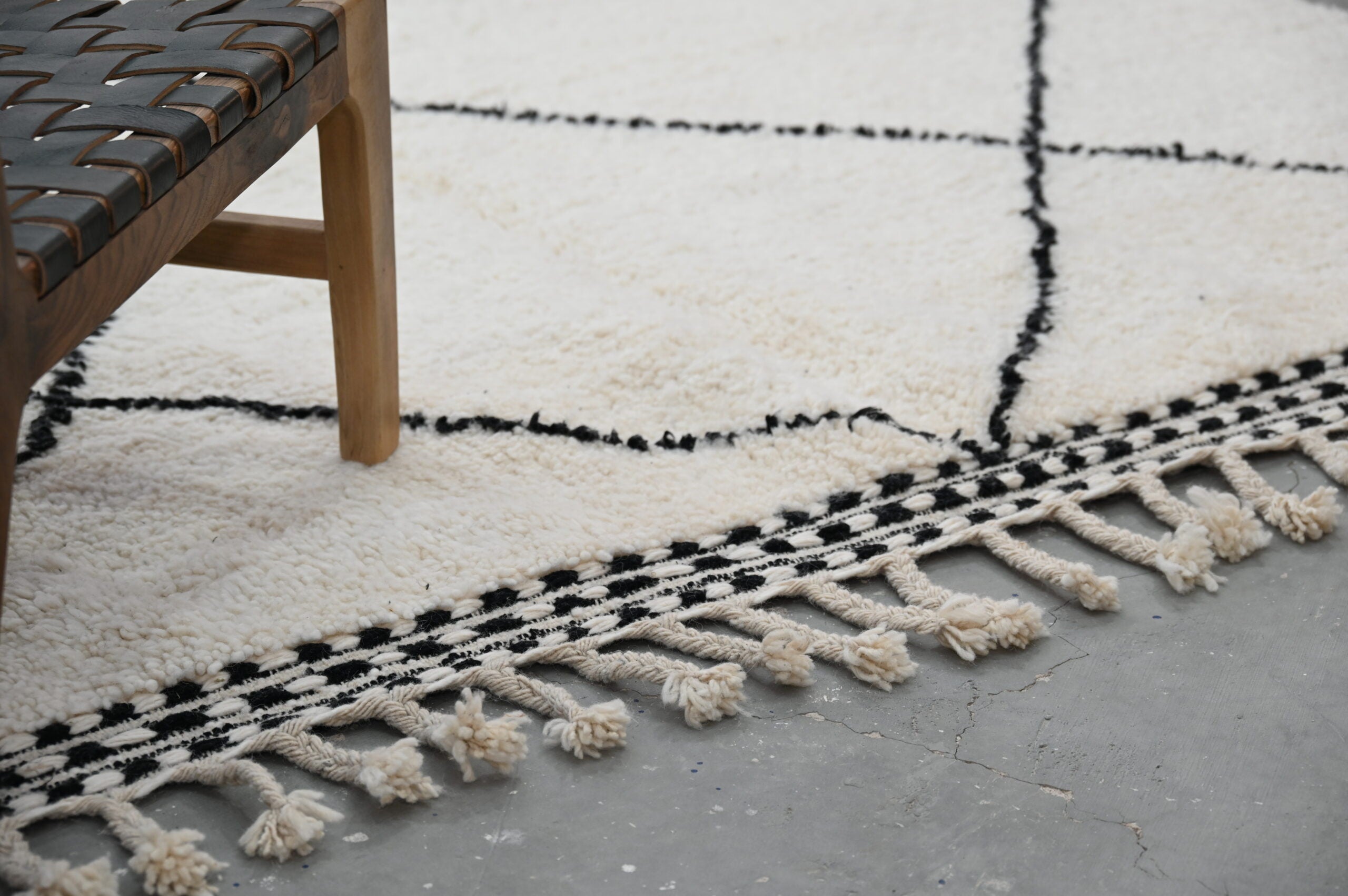 DecorBites™ Moroccan Handmade Traditional Beni Ouarain Rug 309 X 204 Cm