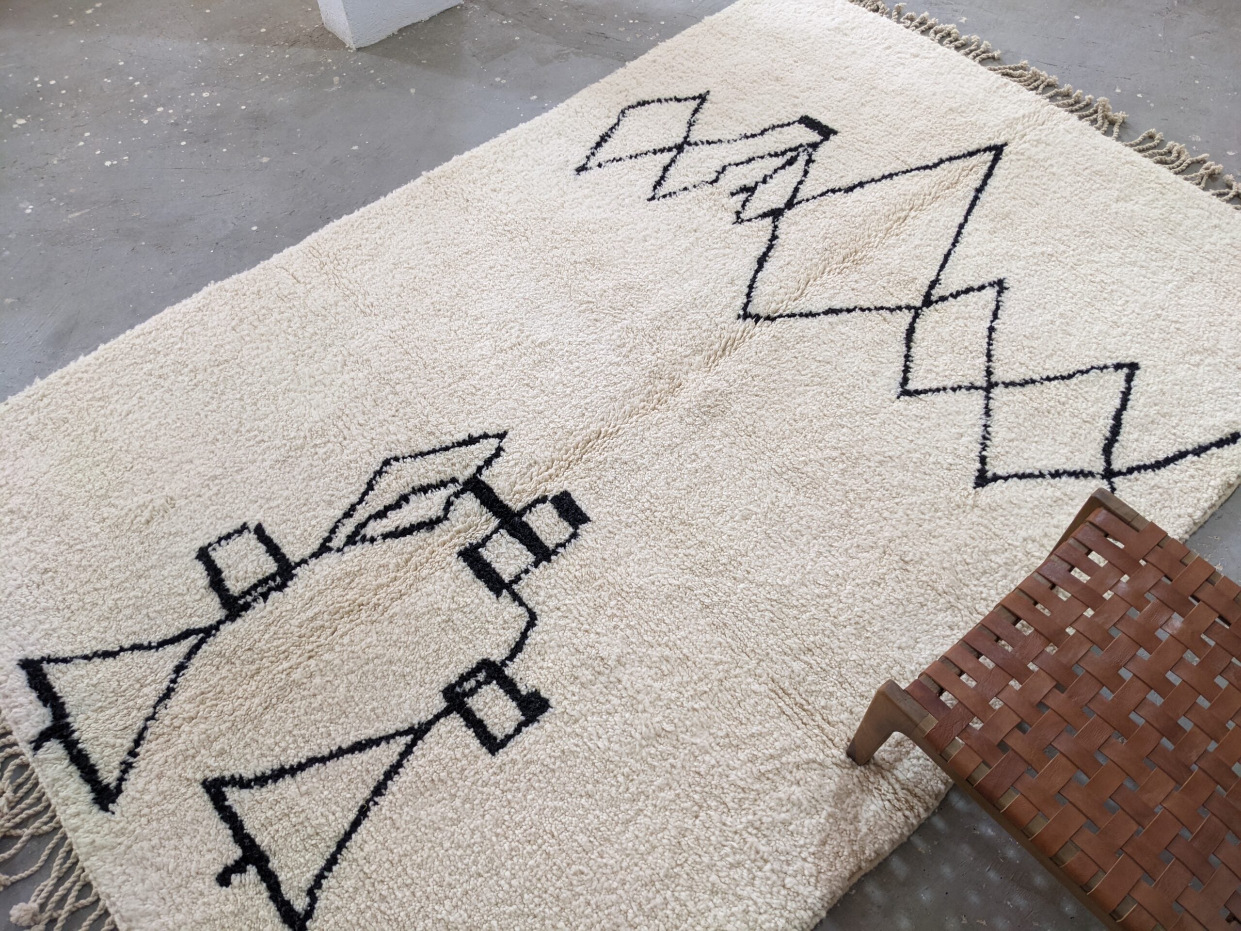 DecorBites™ Moroccan Handmade Traditional Beni Ouarain Rug 310 X 210 Cm