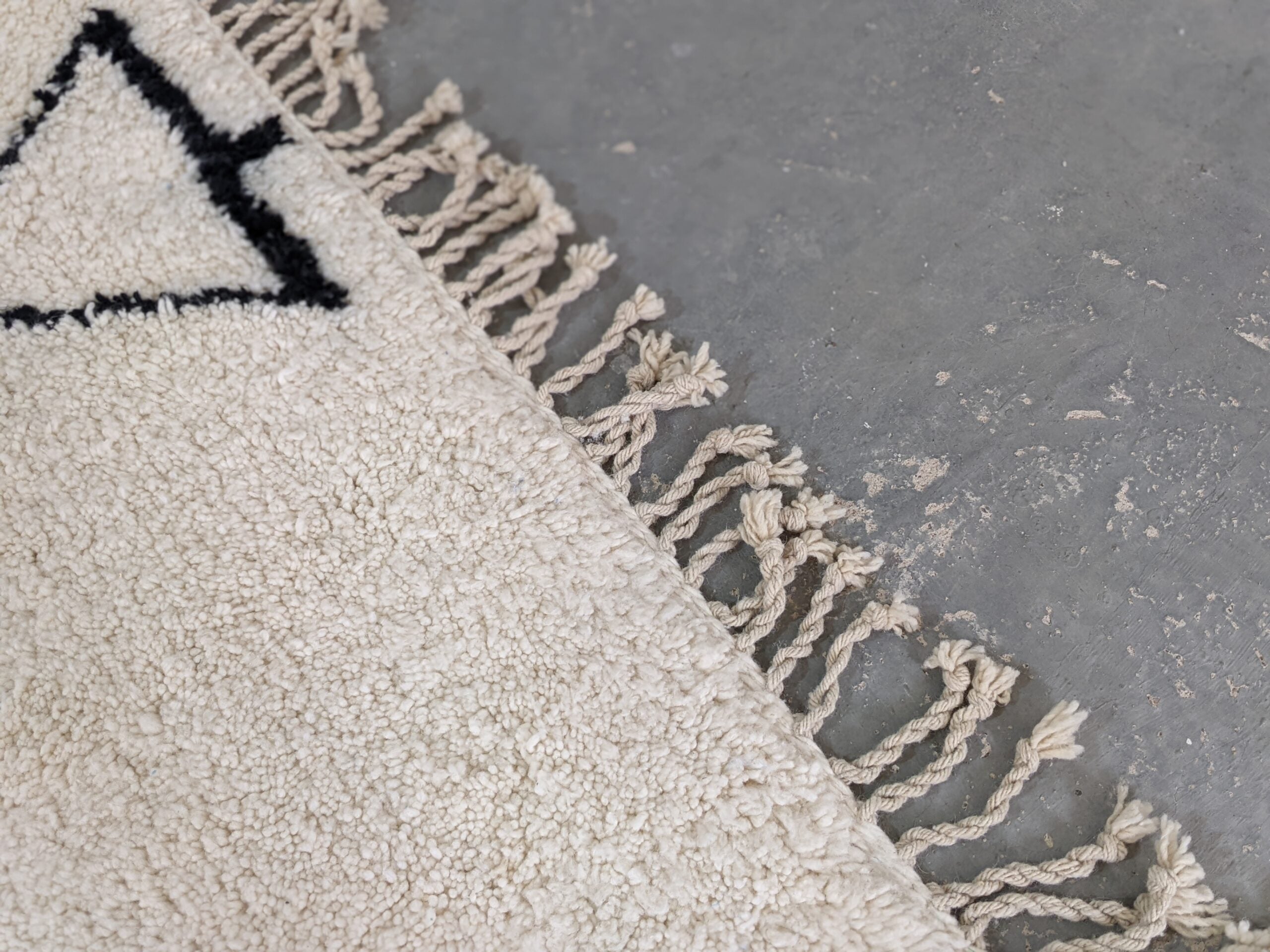 DecorBites™ Moroccan Handmade Traditional Beni Ouarain Rug 310 X 210 Cm