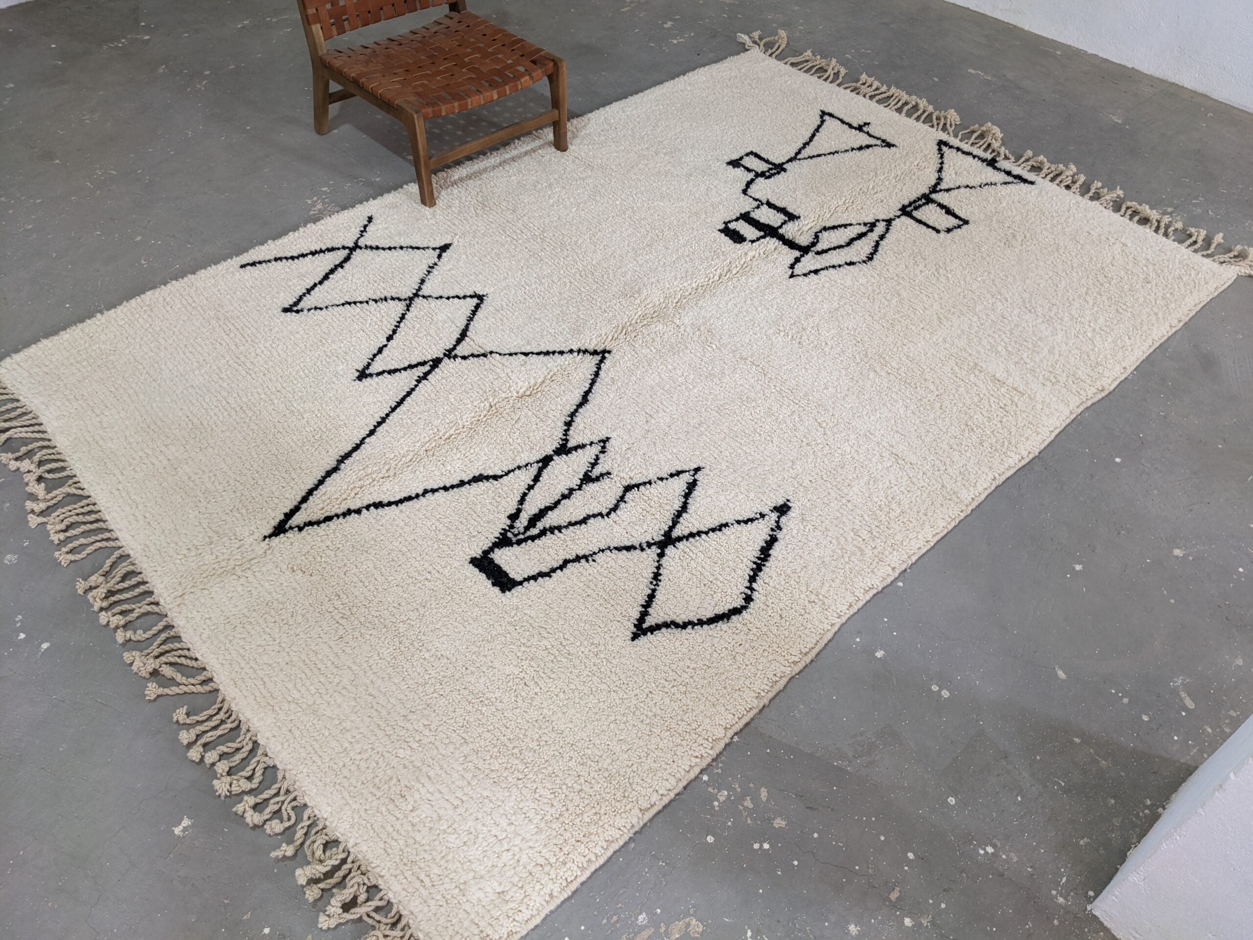 DecorBites™ Moroccan Handmade Traditional Beni Ouarain Rug 310 X 210 Cm