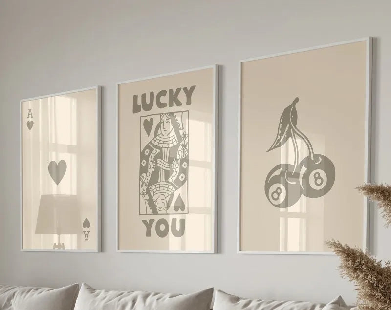 DecorBites™ Retro Wall Art Set - Queen of Hearts Theme