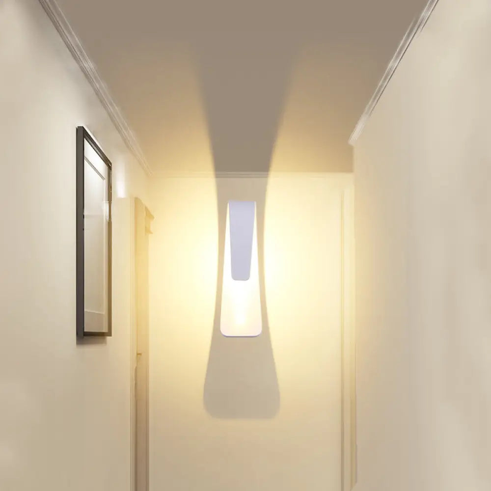 DecorBites™ Sleek Aluminum LED Wall Sconce for Cozy Living Rooms - Warm/White Light